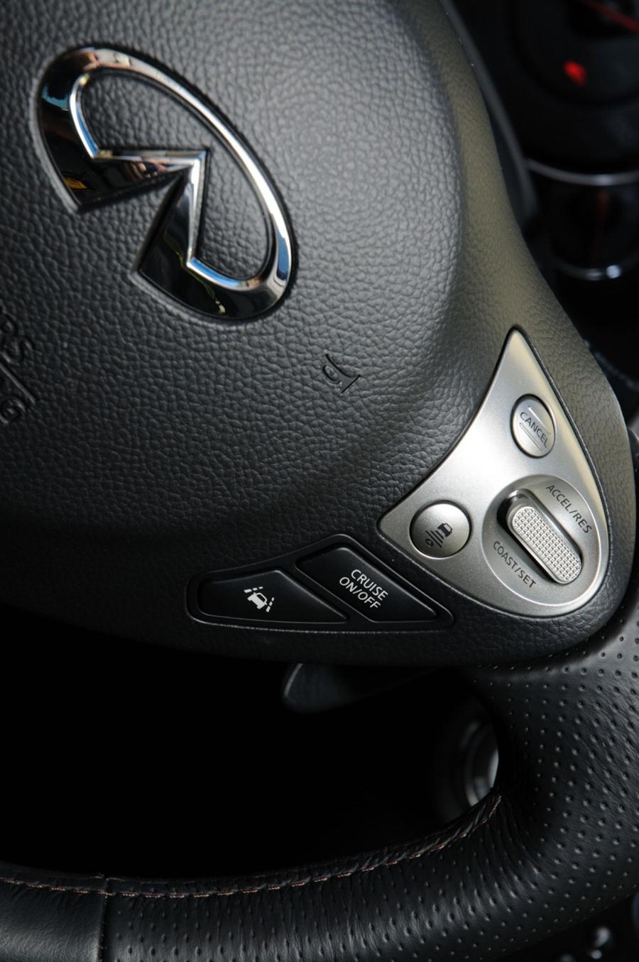  Infiniti FX50 2009 года  (фото 40 из 110)